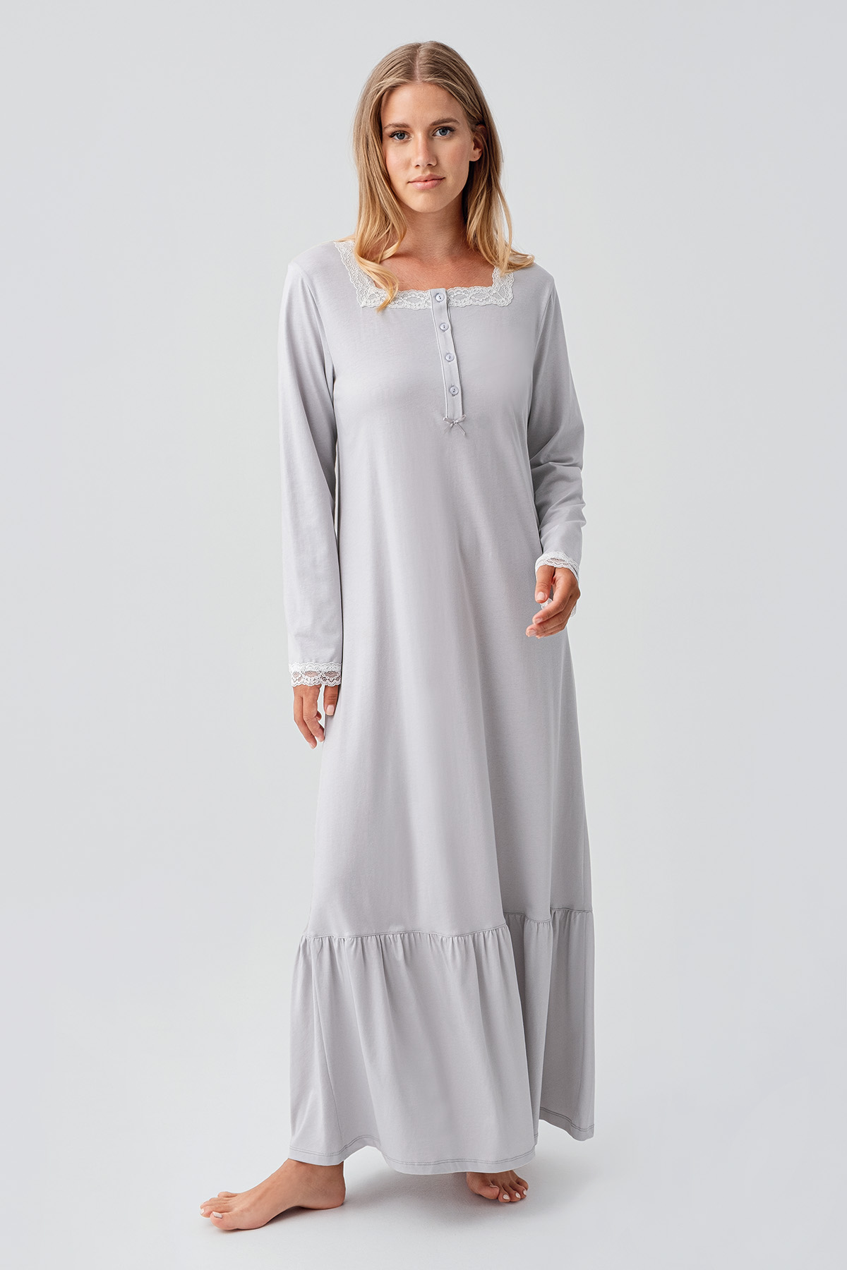 Long-Sleeved Buttoned Lace Stretch Cotton Nightgown 18100