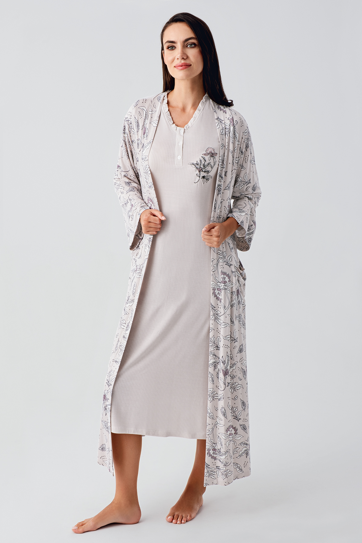 Long-Sleeved Patterned Lace Buttoned Stretch Viscose Maternity Nightgown and Robe Set 24100